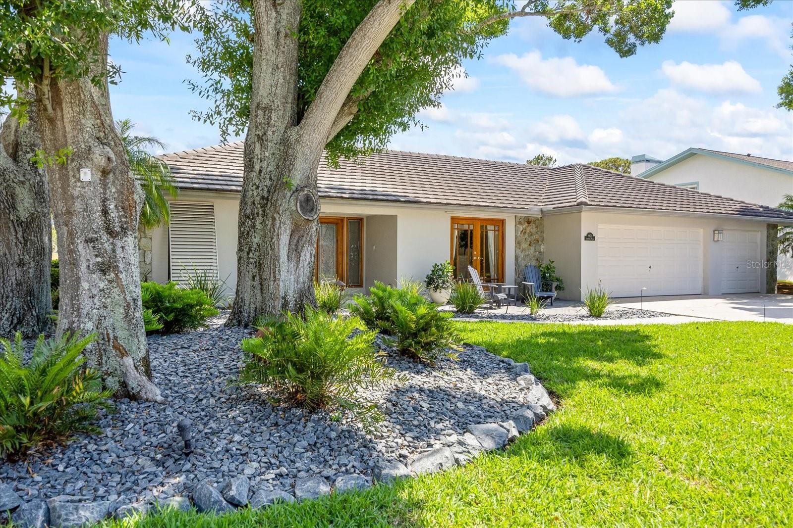 2900 SANDPIPER PLACE