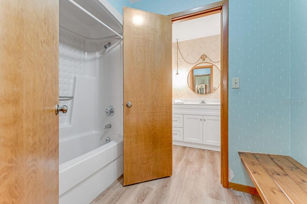 CAMBRIDGE ACRES - Residential