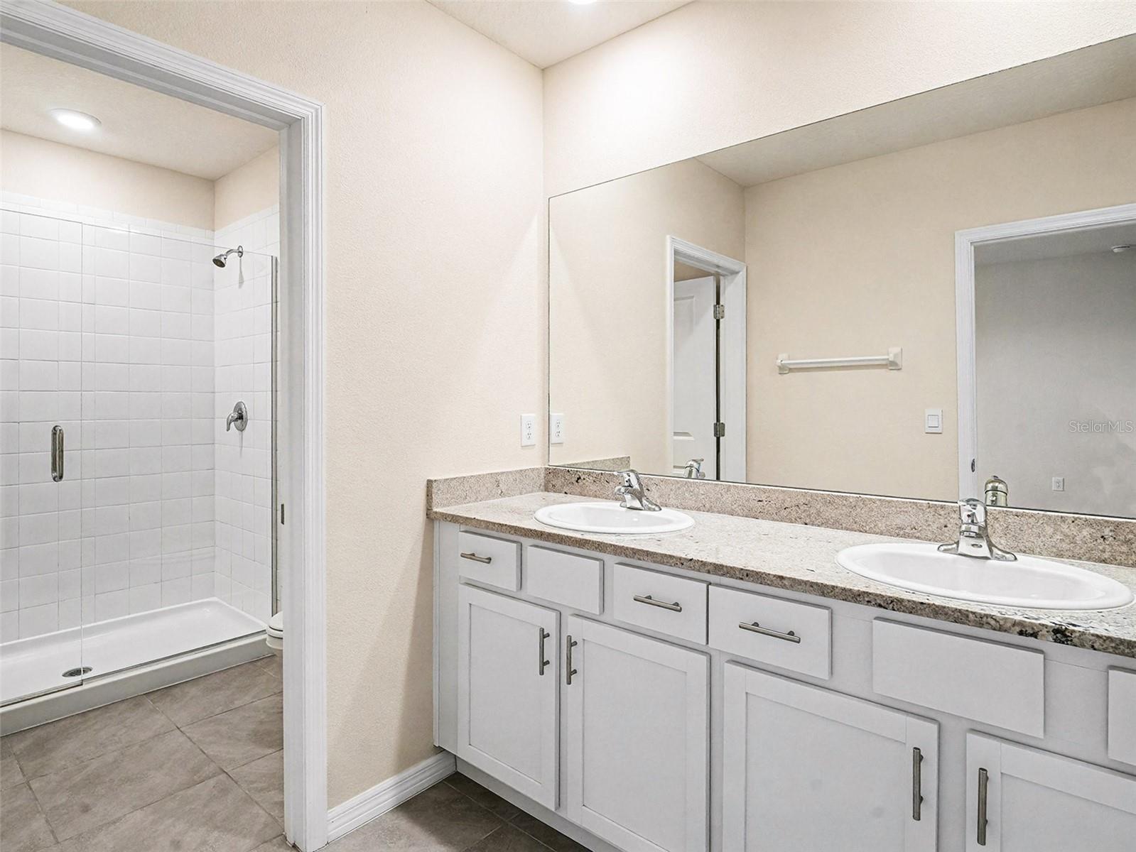 WOODLEAF HAMMOCK A REP OF A POR O - Residential