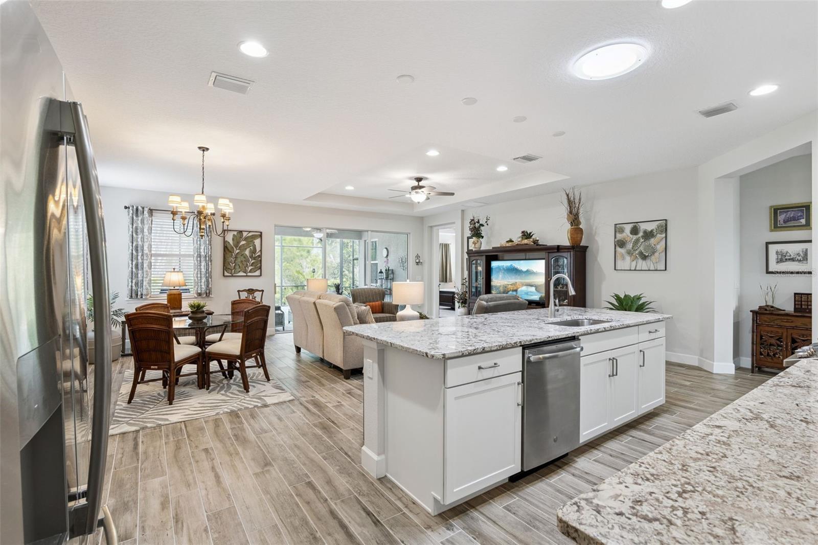 VICTORIA GARDENS PH 6 - Residential