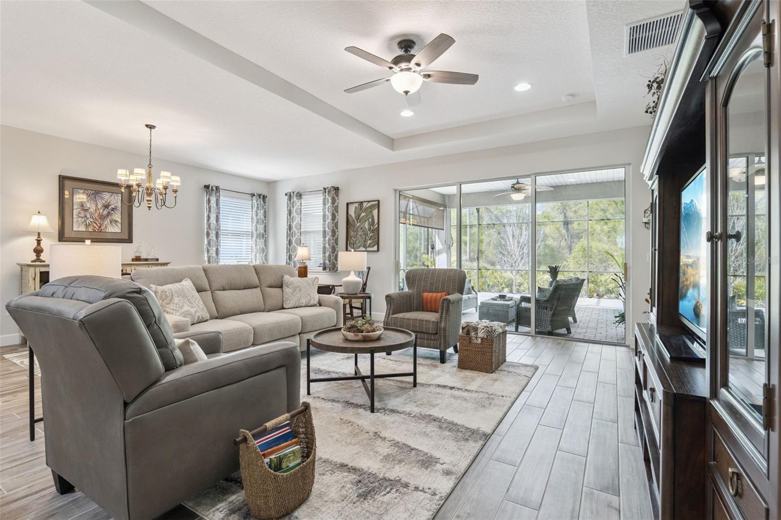 VICTORIA GARDENS PH 6 - Residential