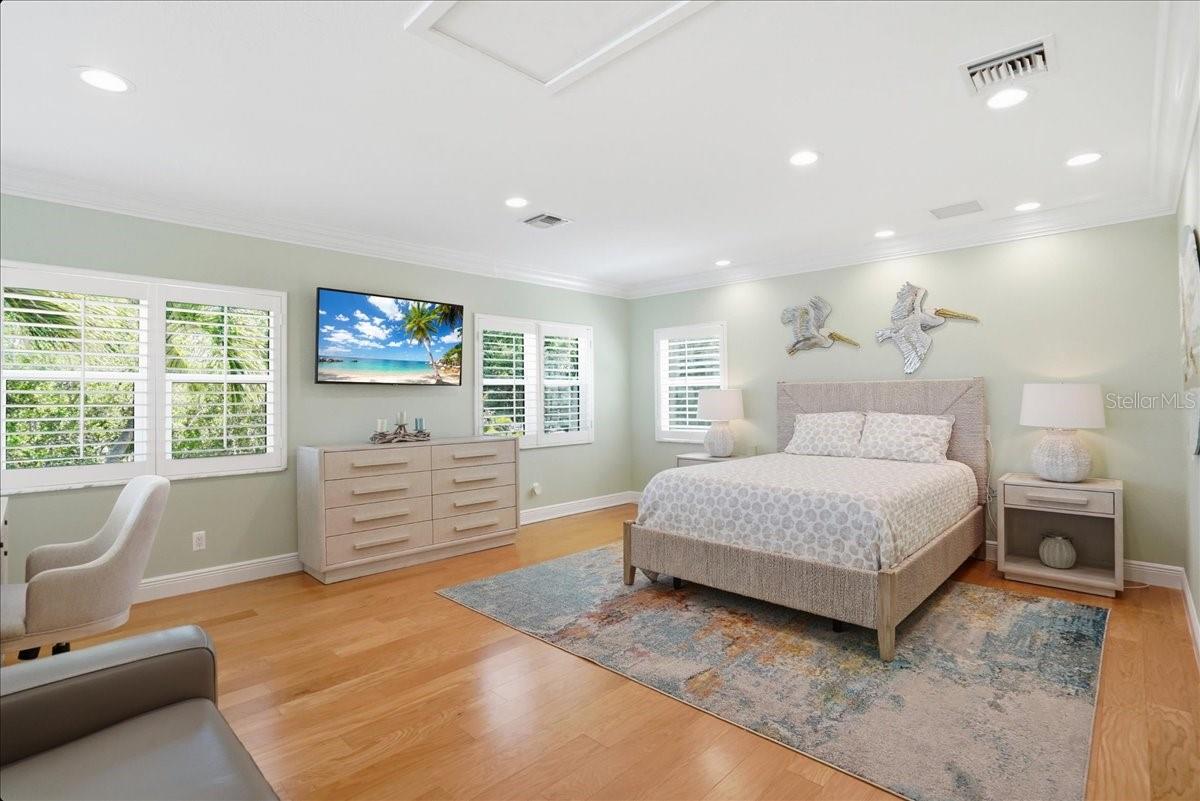 QUEENS HARBOUR - Residential