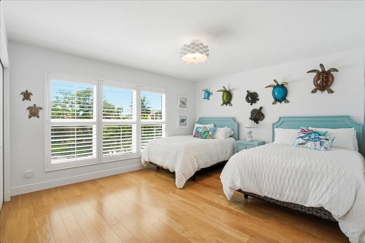 QUEENS HARBOUR - Residential