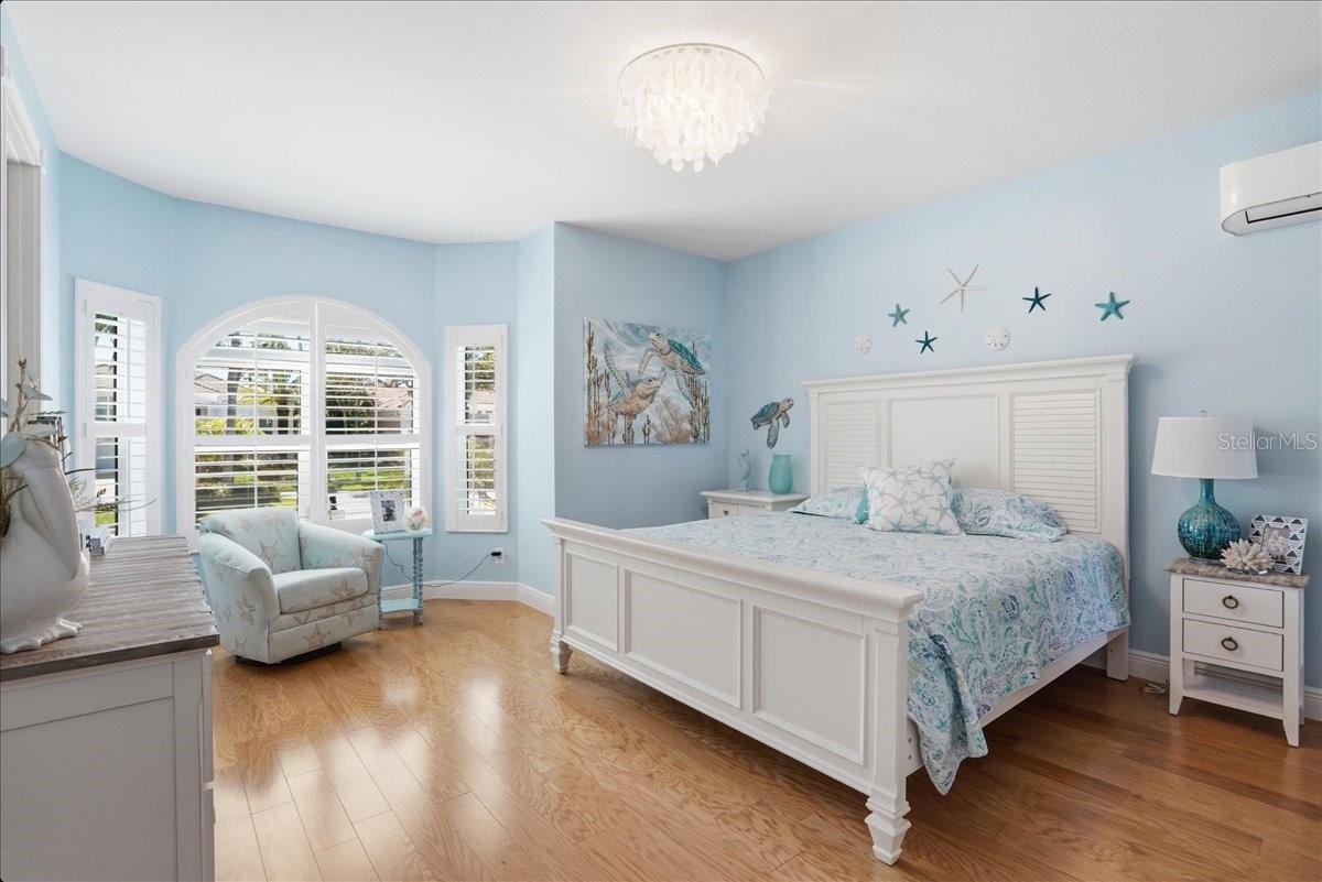 QUEENS HARBOUR - Residential