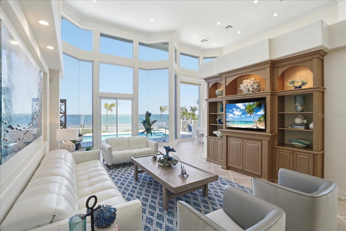 QUEENS HARBOUR - Residential