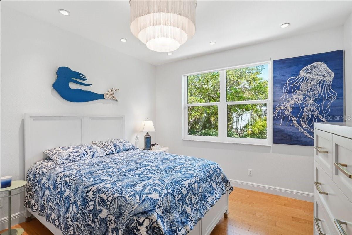 QUEENS HARBOUR - Residential