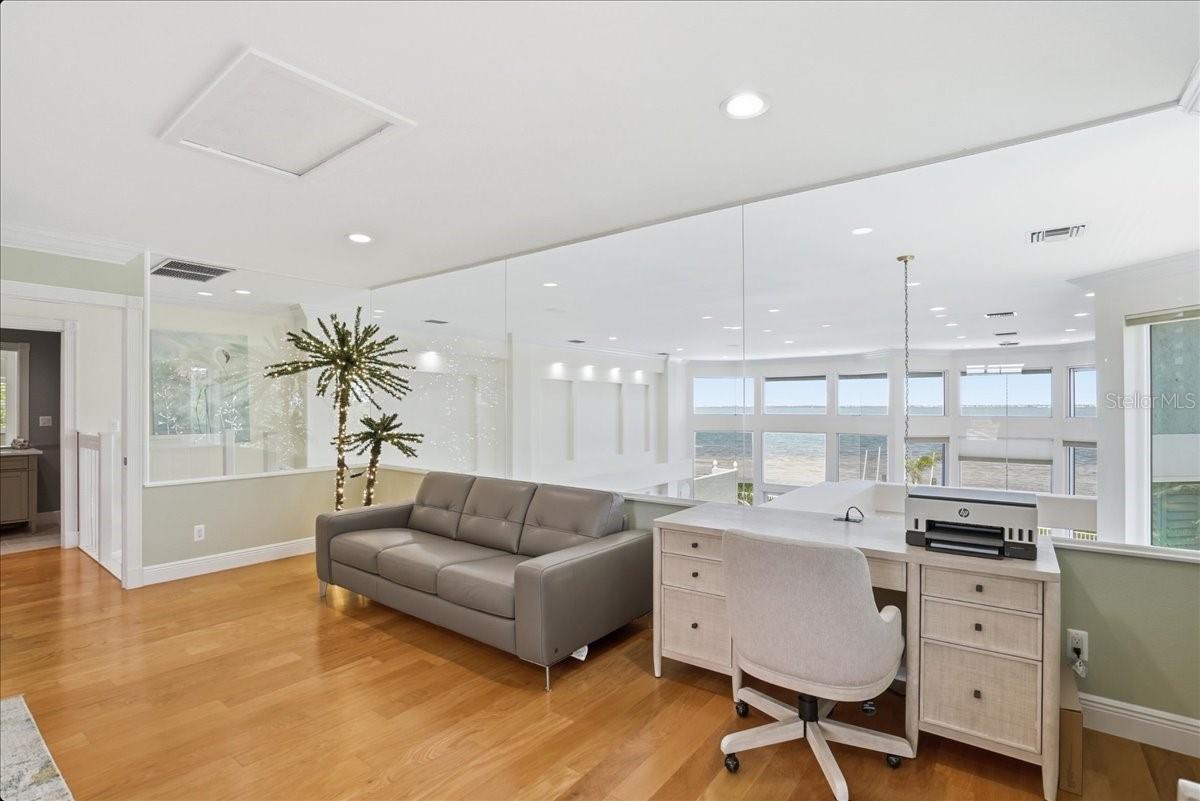 QUEENS HARBOUR - Residential