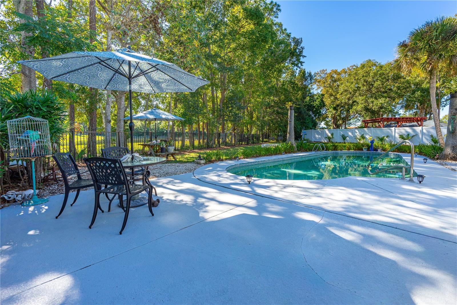 1242 THOMASINA DRIVE