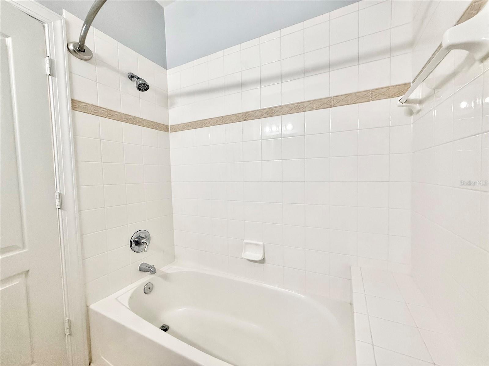 WELLESLEY OAKS - Residential