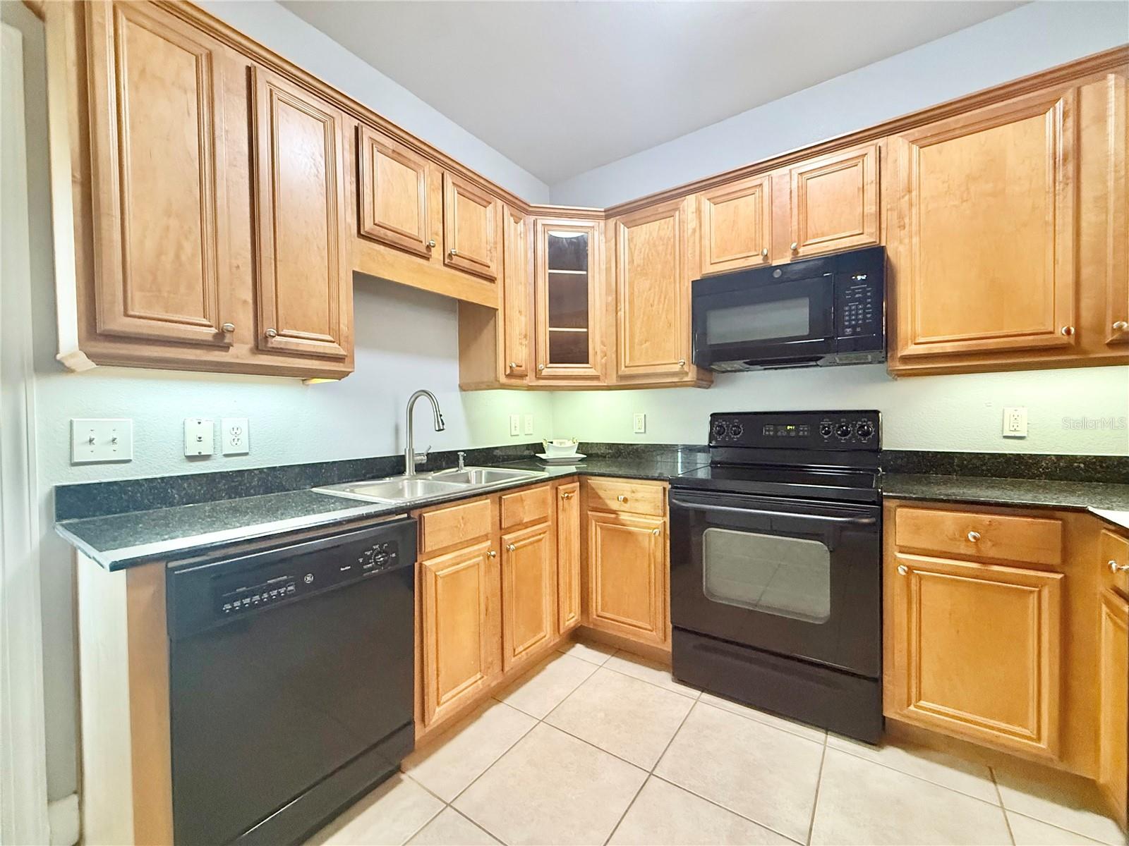 WELLESLEY OAKS - Residential