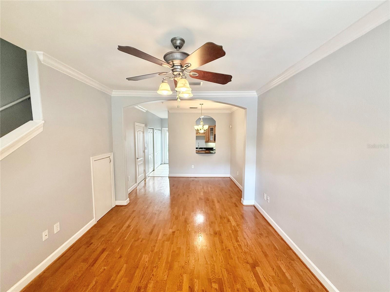 WELLESLEY OAKS - Residential