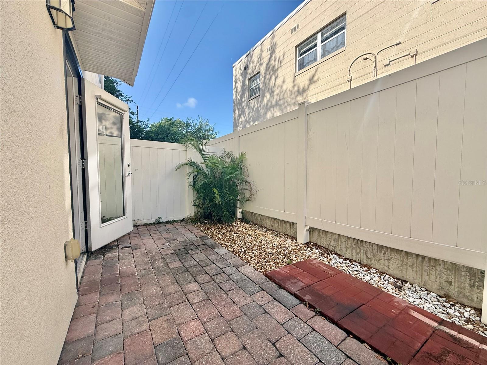 WELLESLEY OAKS - Residential