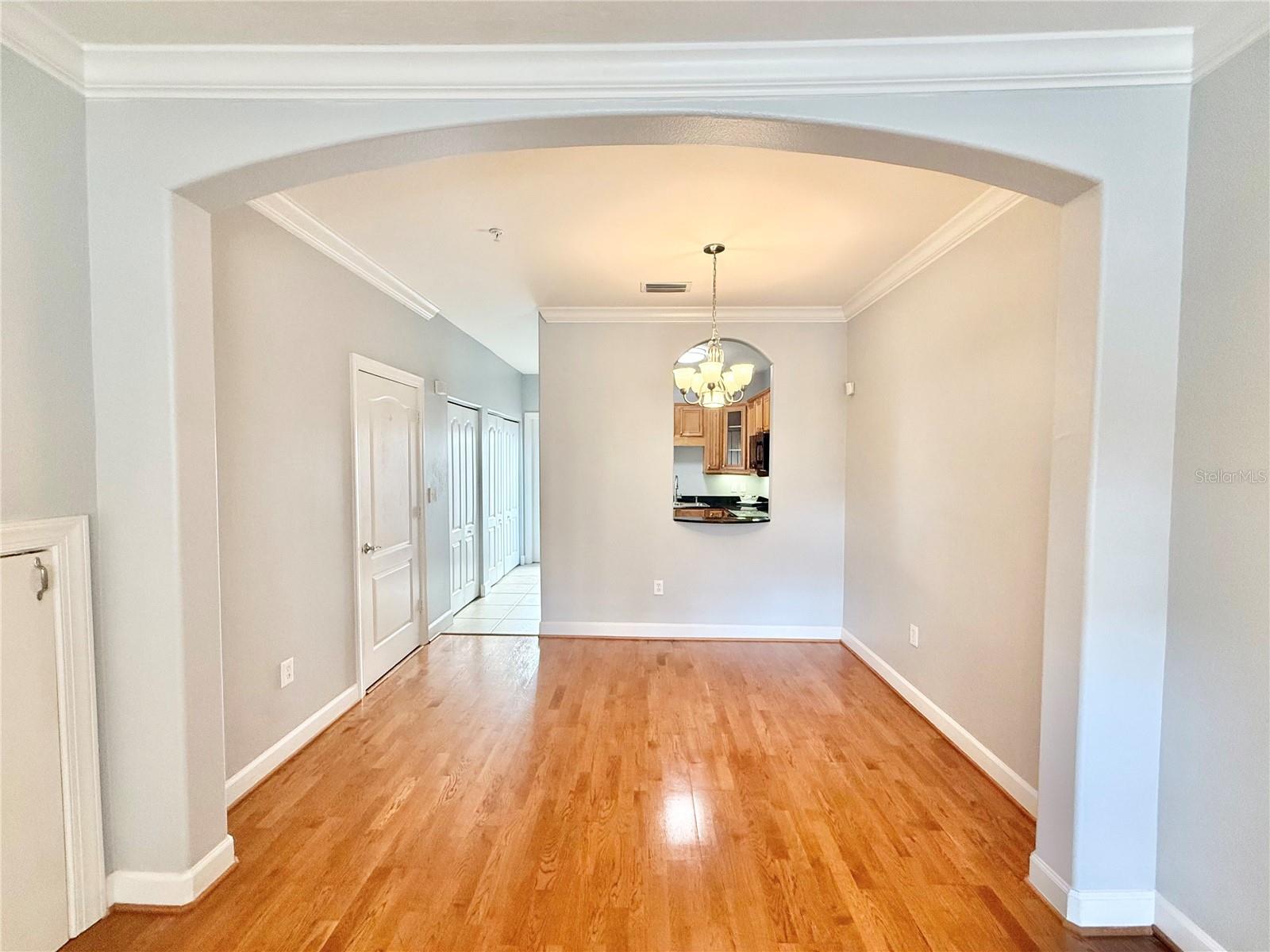 WELLESLEY OAKS - Residential