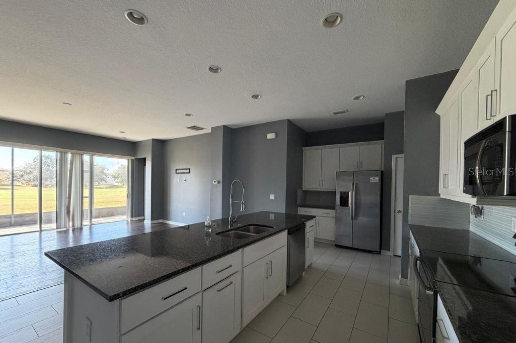 REMINGTON PH 1 TR E - Residential Lease