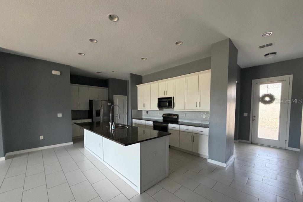 REMINGTON PH 1 TR E - Residential Lease