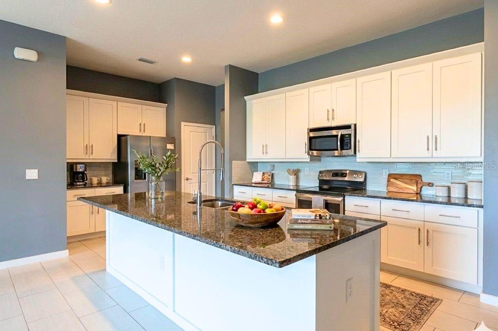 REMINGTON PH 1 TR E - Residential Lease