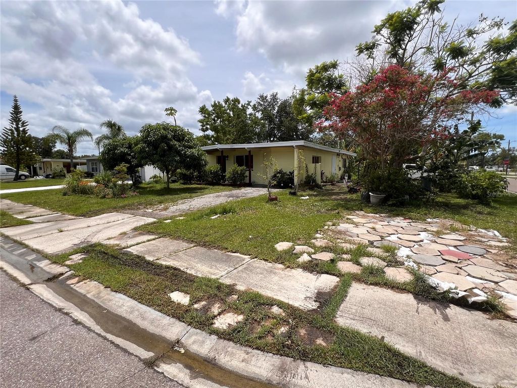 Photo of 5590 96th Terrace N, Pinellas Park, FL 33782 (MLS # TB8404996)