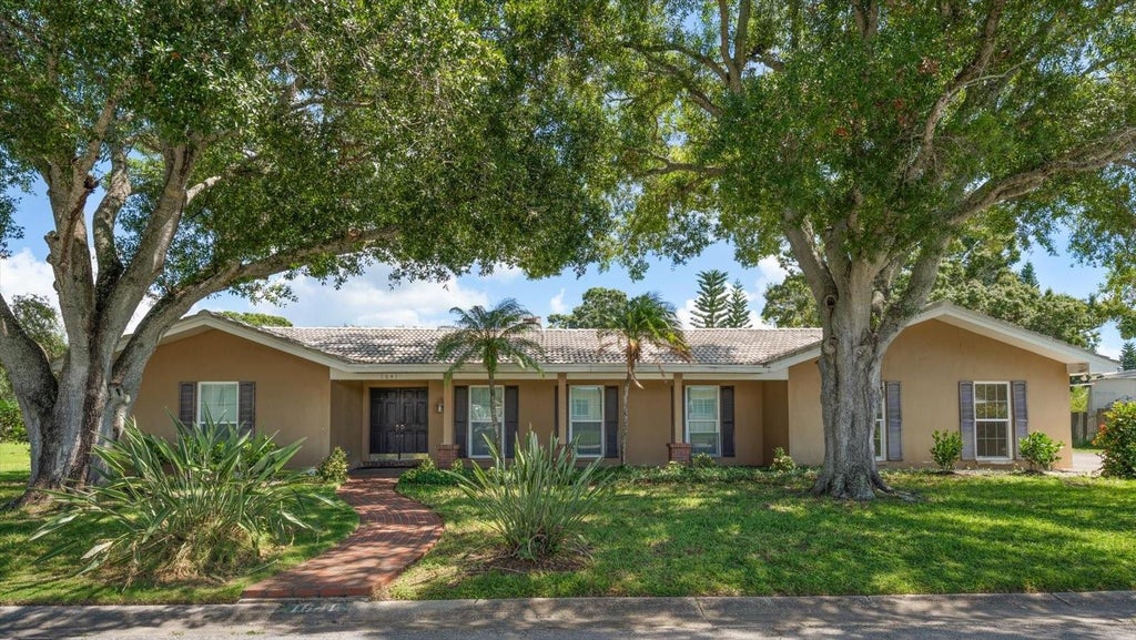 Photo of 1641 Sherbrook Road, Clearwater, FL 33764 (MLS # TB8551273)