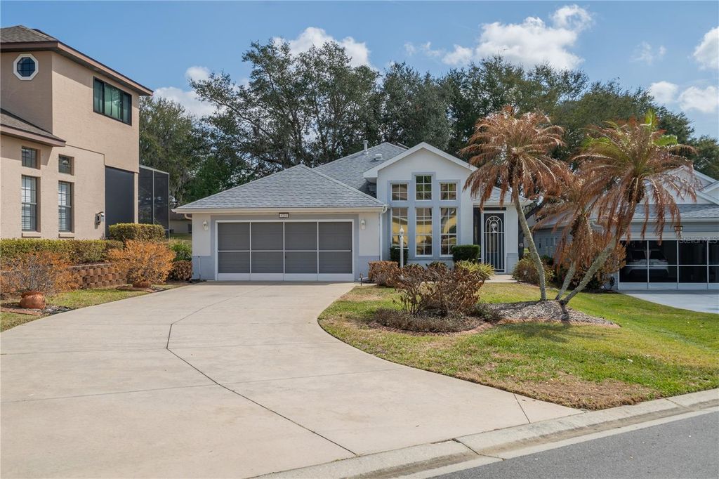 Photo of 6210 Sailboat Avenue, Tavares, FL 32778 (MLS # OM719416)