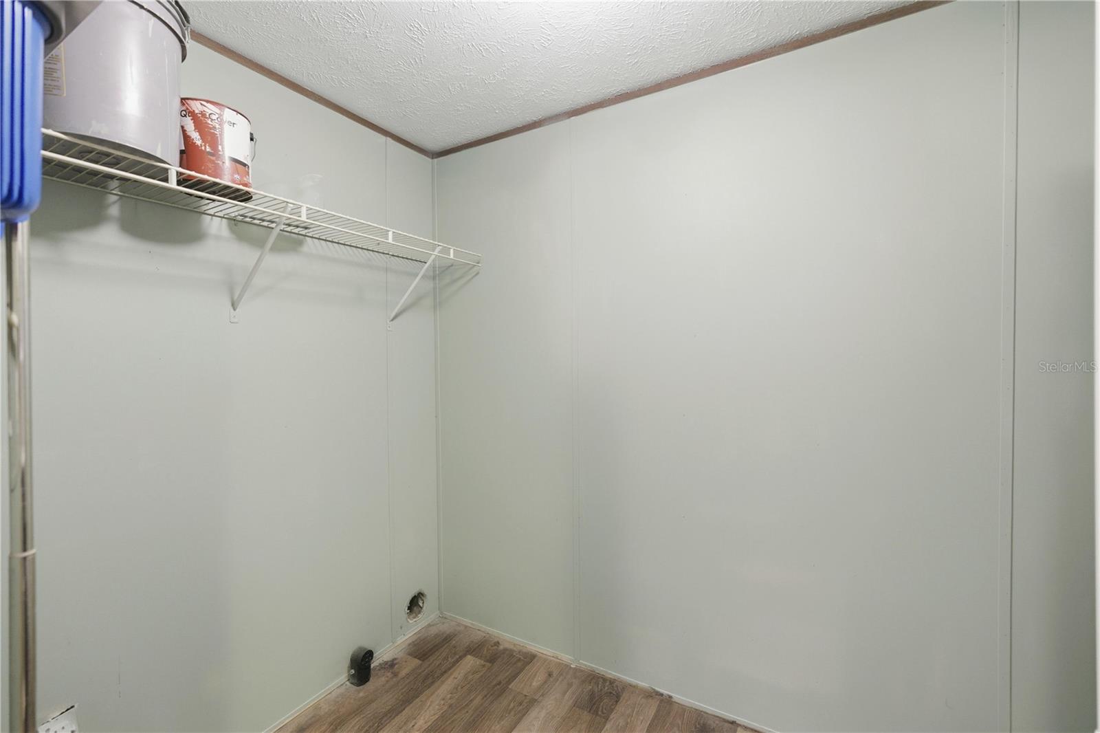 SMITH LAKE VILLAGE - Residential