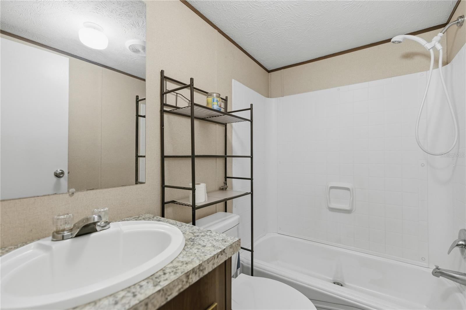 SMITH LAKE VILLAGE - Residential