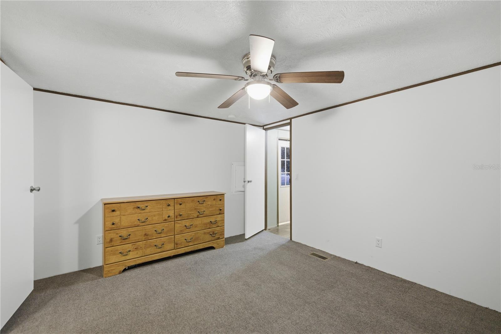 SMITH LAKE VILLAGE - Residential