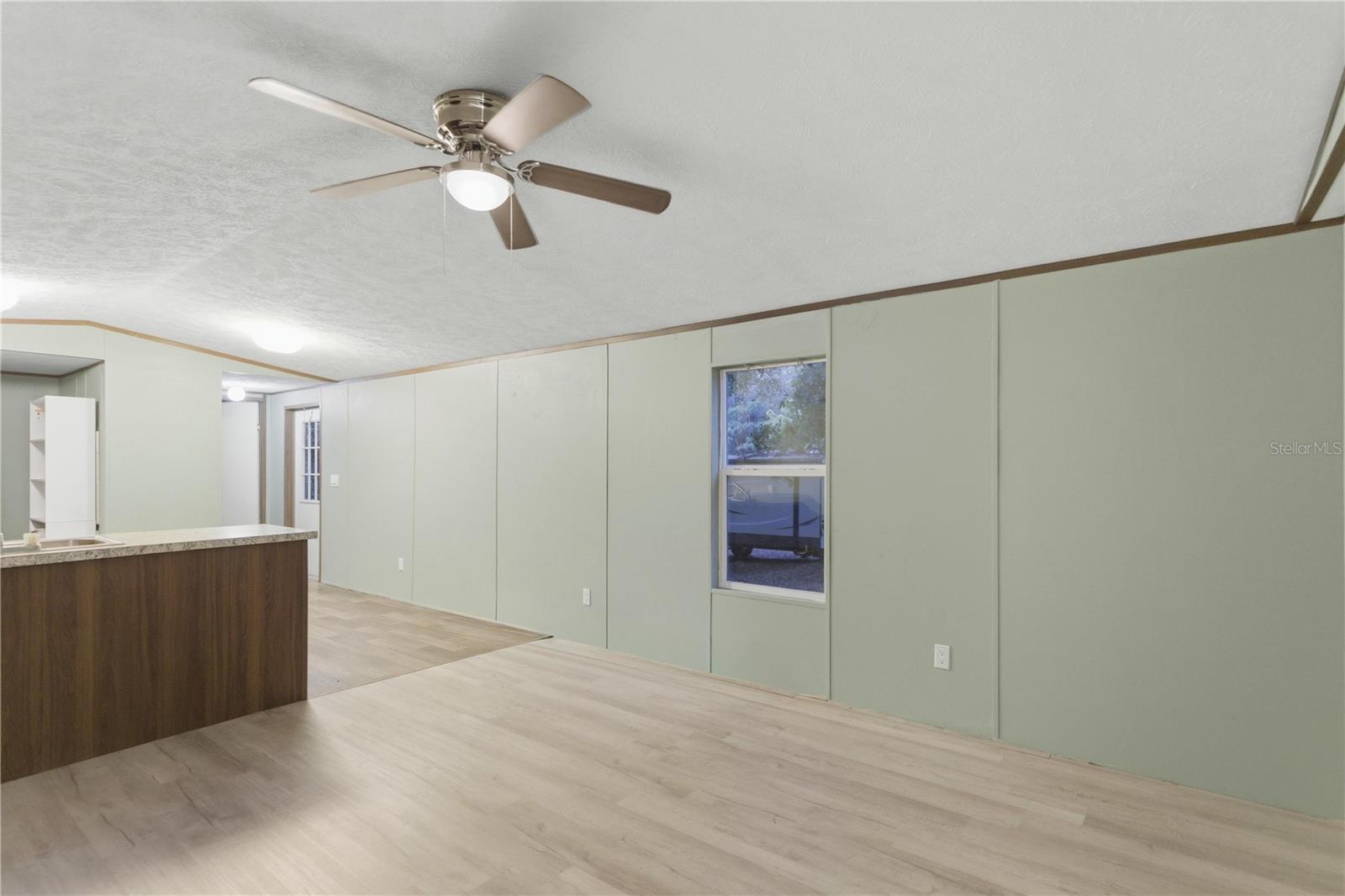 SMITH LAKE VILLAGE - Residential