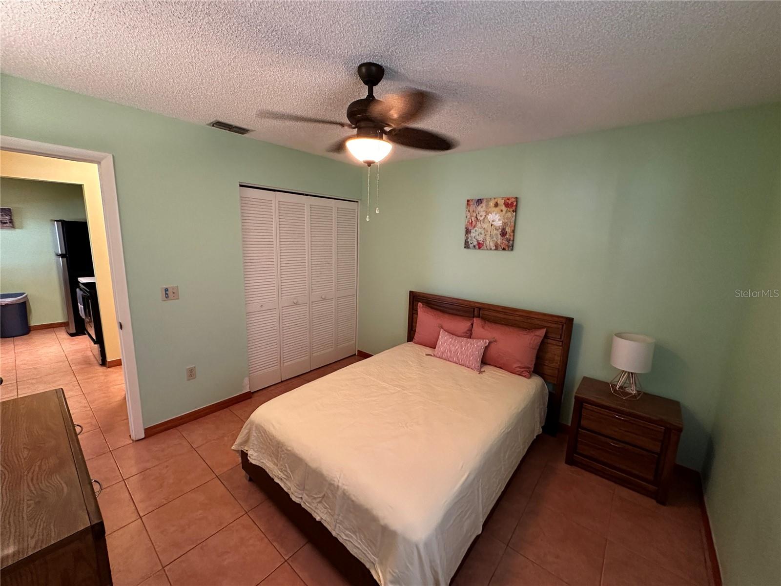 MIRROR LAKE SEC 4 - Residential Lease