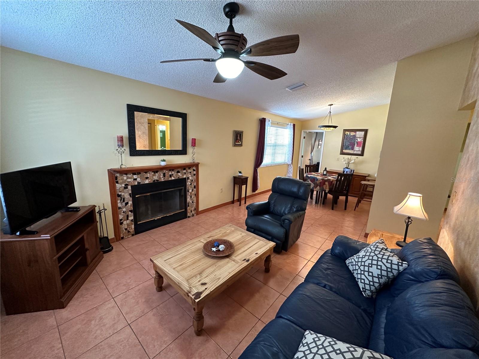 MIRROR LAKE SEC 4 - Residential Lease