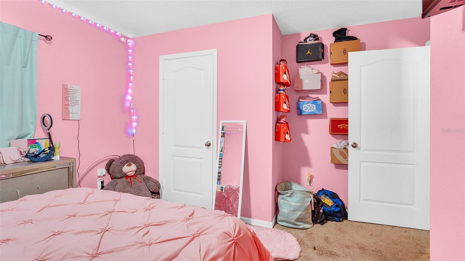 SHERMAN HILLS PH V - Residential