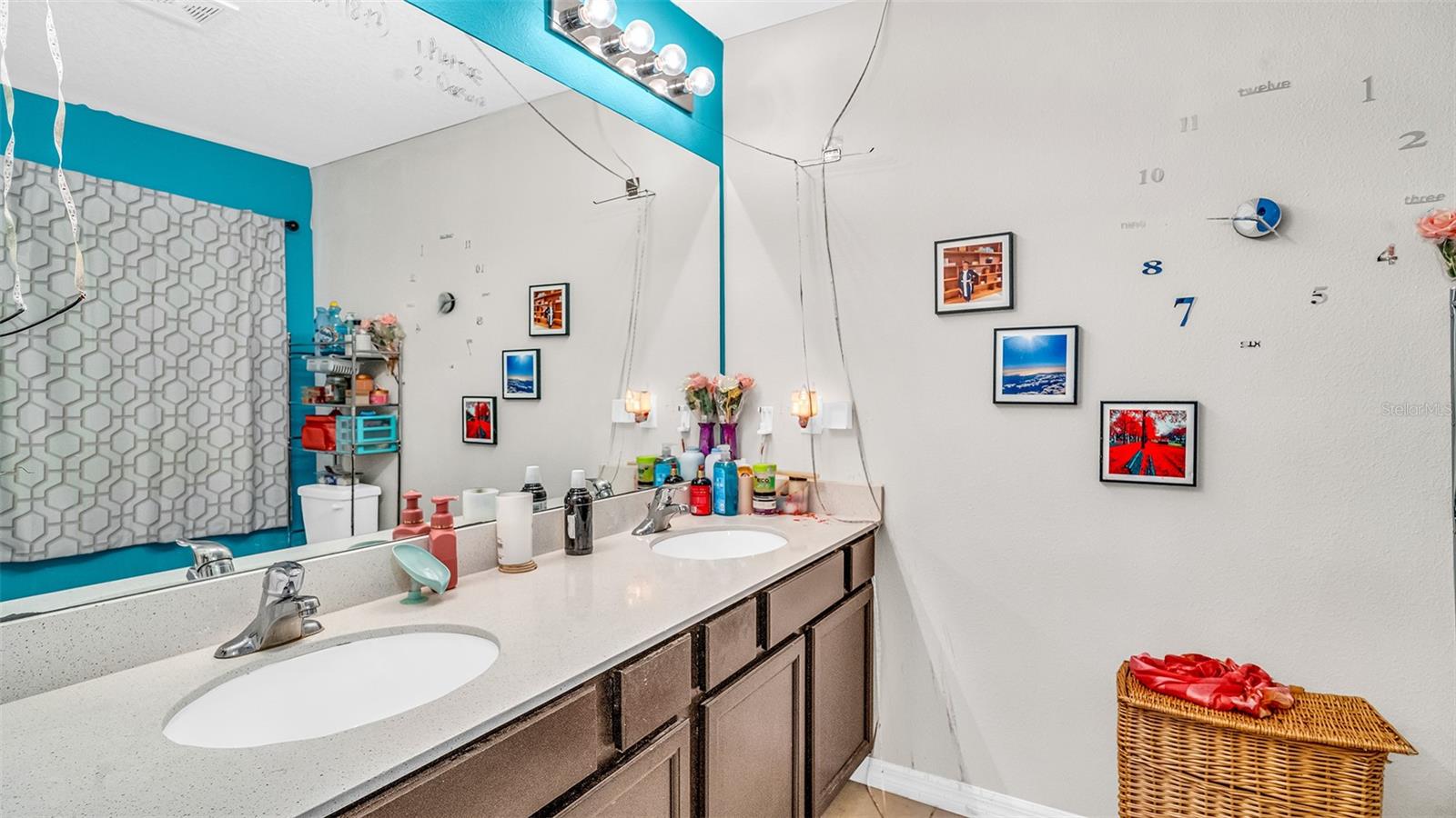 SHERMAN HILLS PH V - Residential