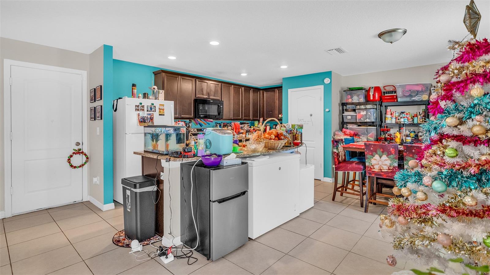 SHERMAN HILLS PH V - Residential