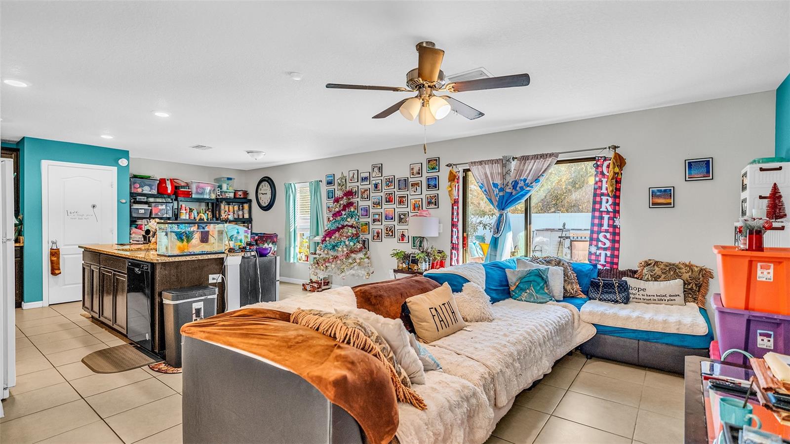 SHERMAN HILLS PH V - Residential