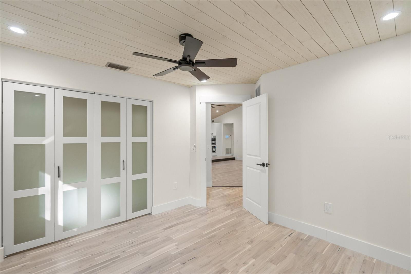 HIDDEN OAKS ESTATES - Residential