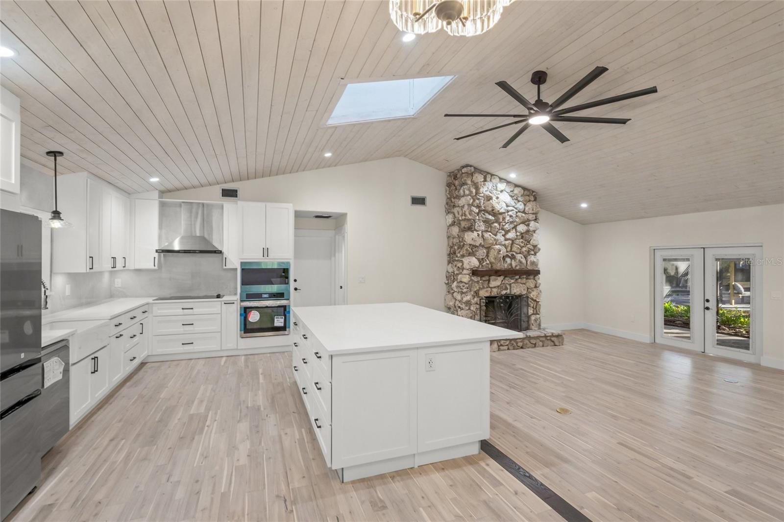 HIDDEN OAKS ESTATES - Residential