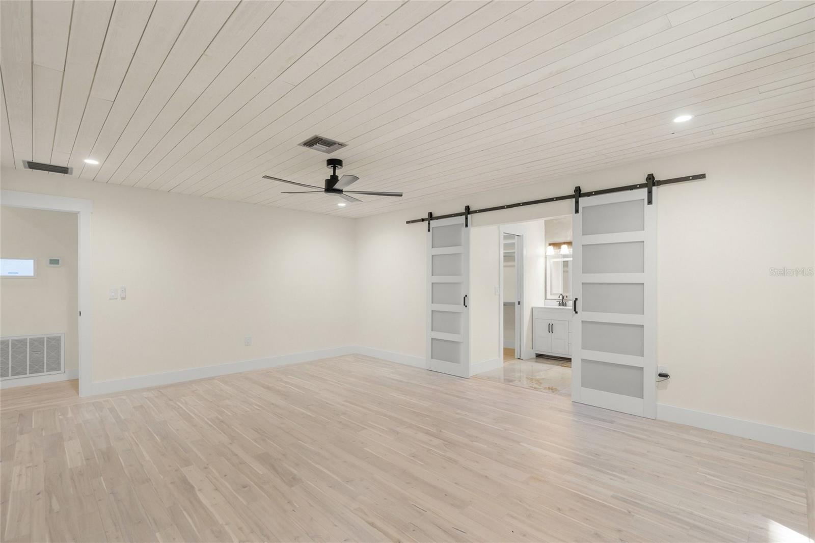 HIDDEN OAKS ESTATES - Residential