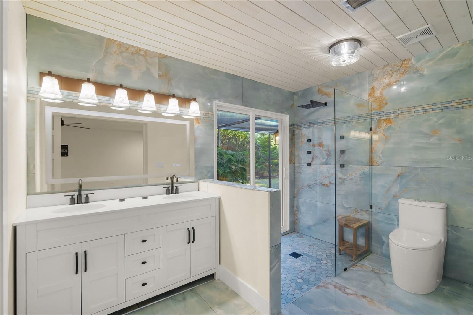 HIDDEN OAKS ESTATES - Residential