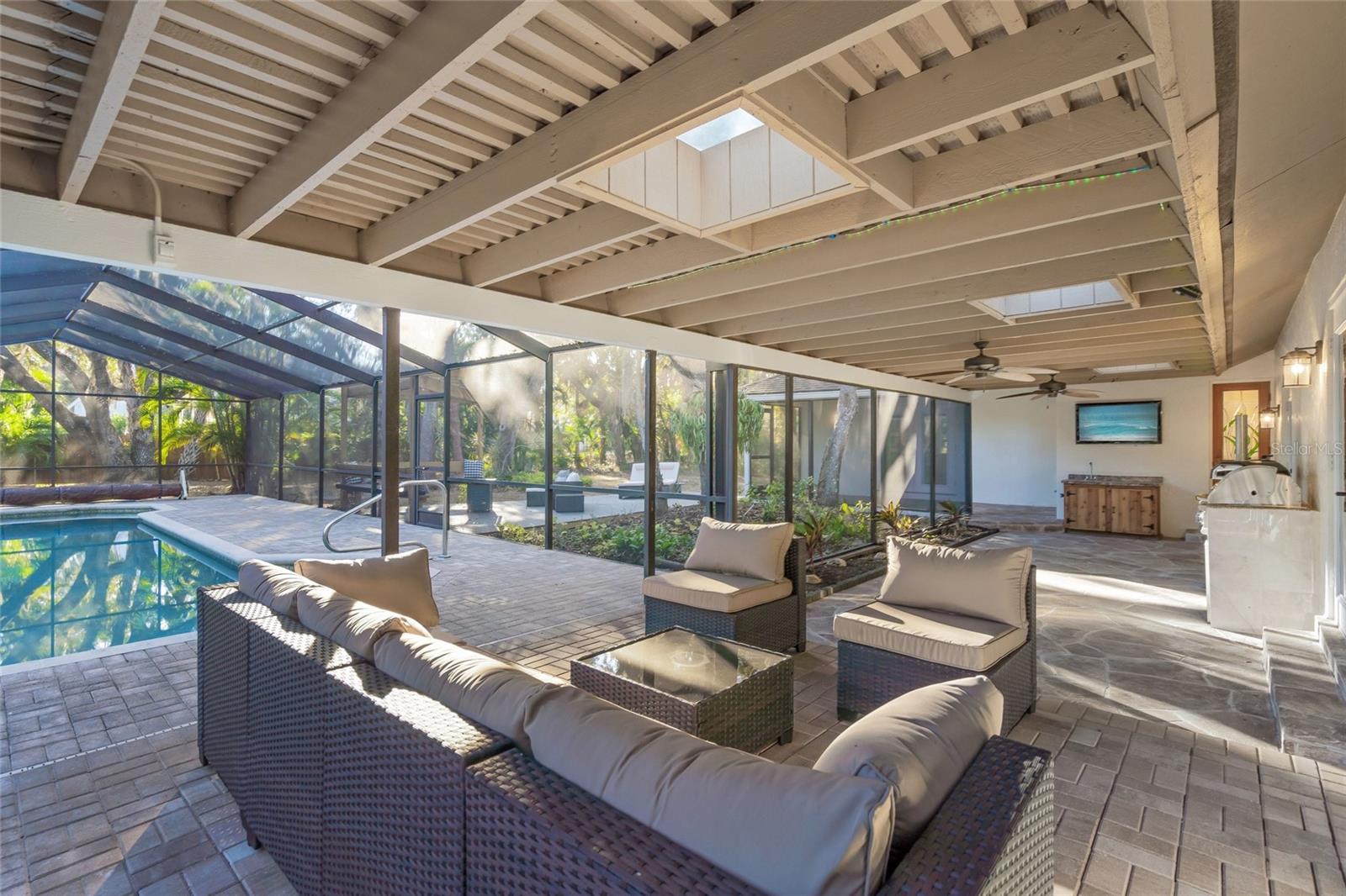 HIDDEN OAKS ESTATES - Residential