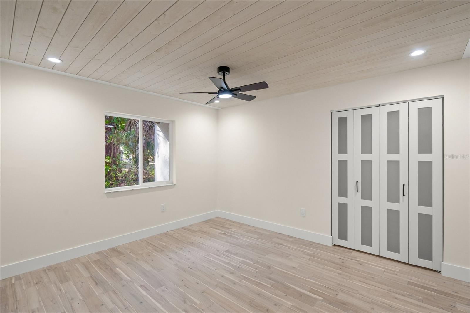 HIDDEN OAKS ESTATES - Residential