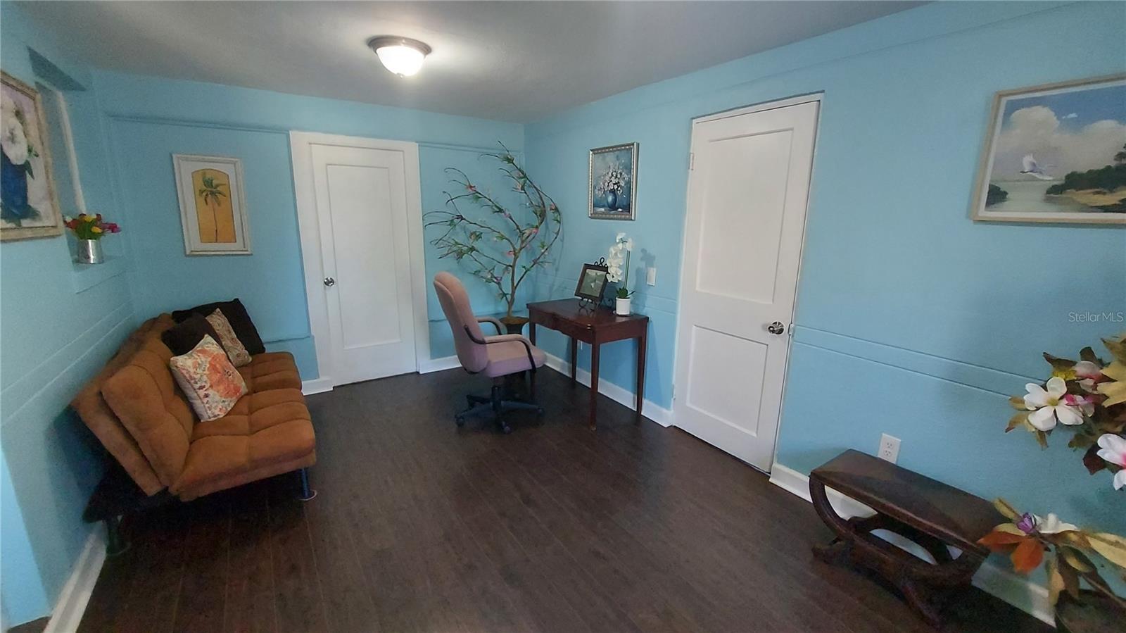 CREST LAKE SUB - Residential Lease