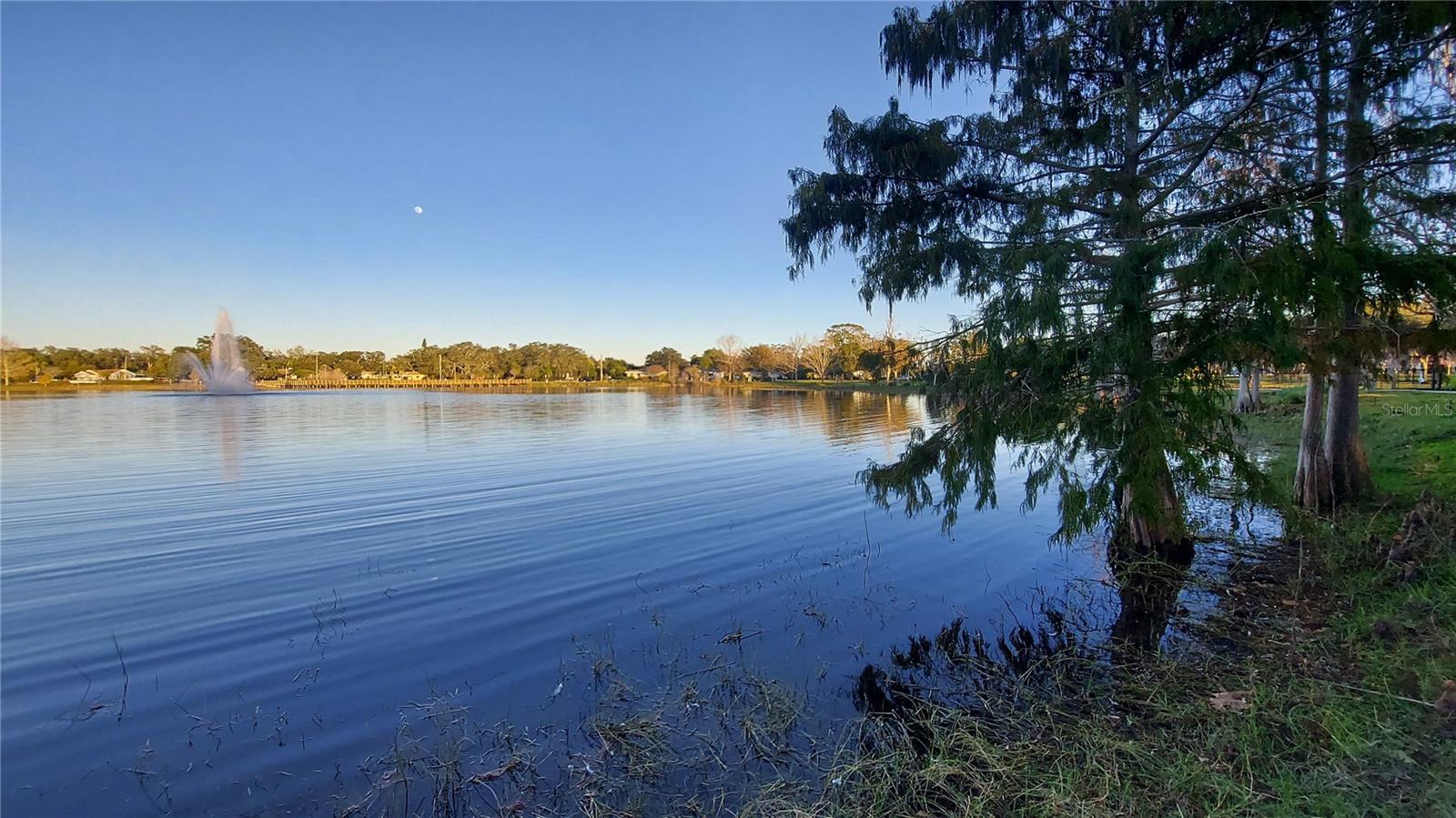 CREST LAKE SUB - Residential Lease