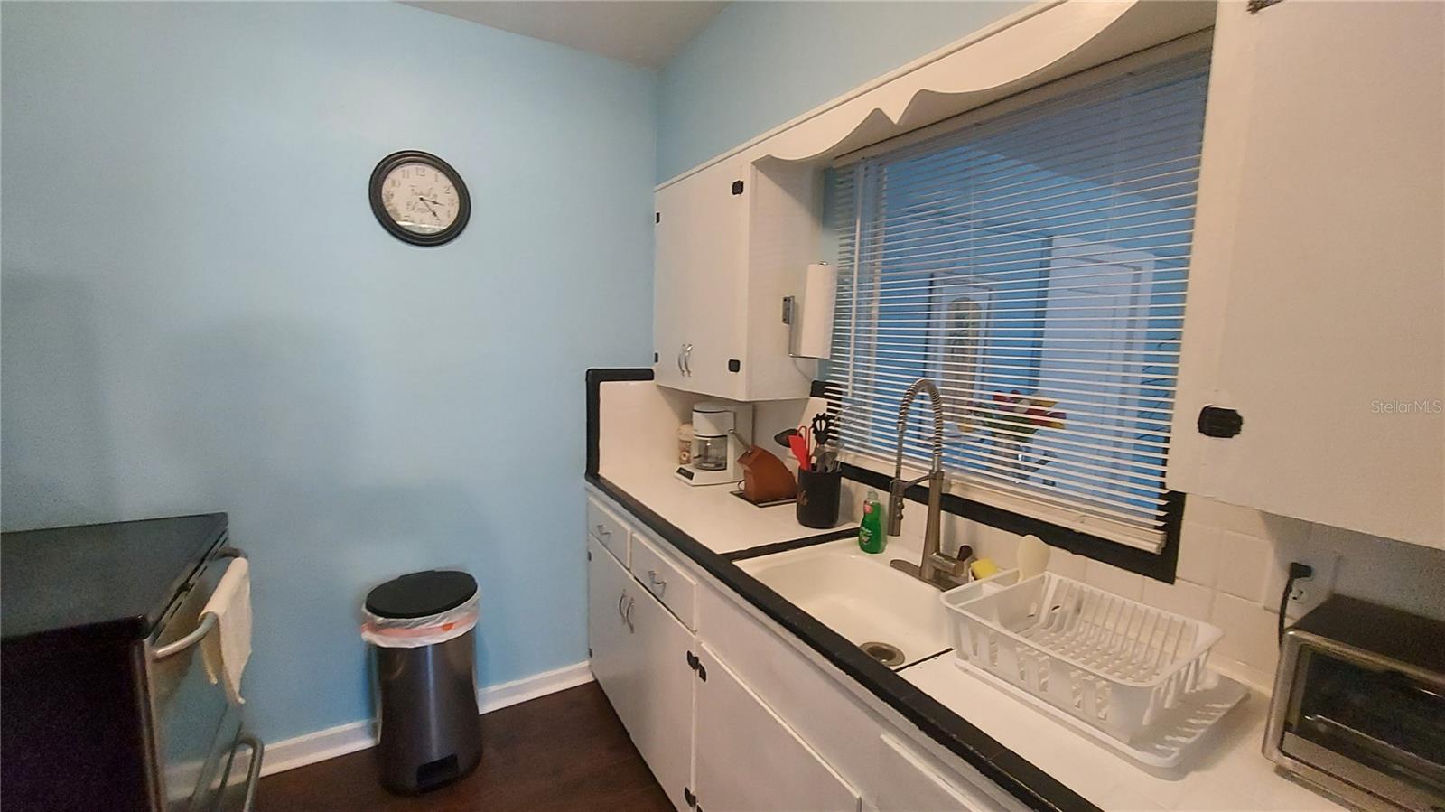 CREST LAKE SUB - Residential Lease