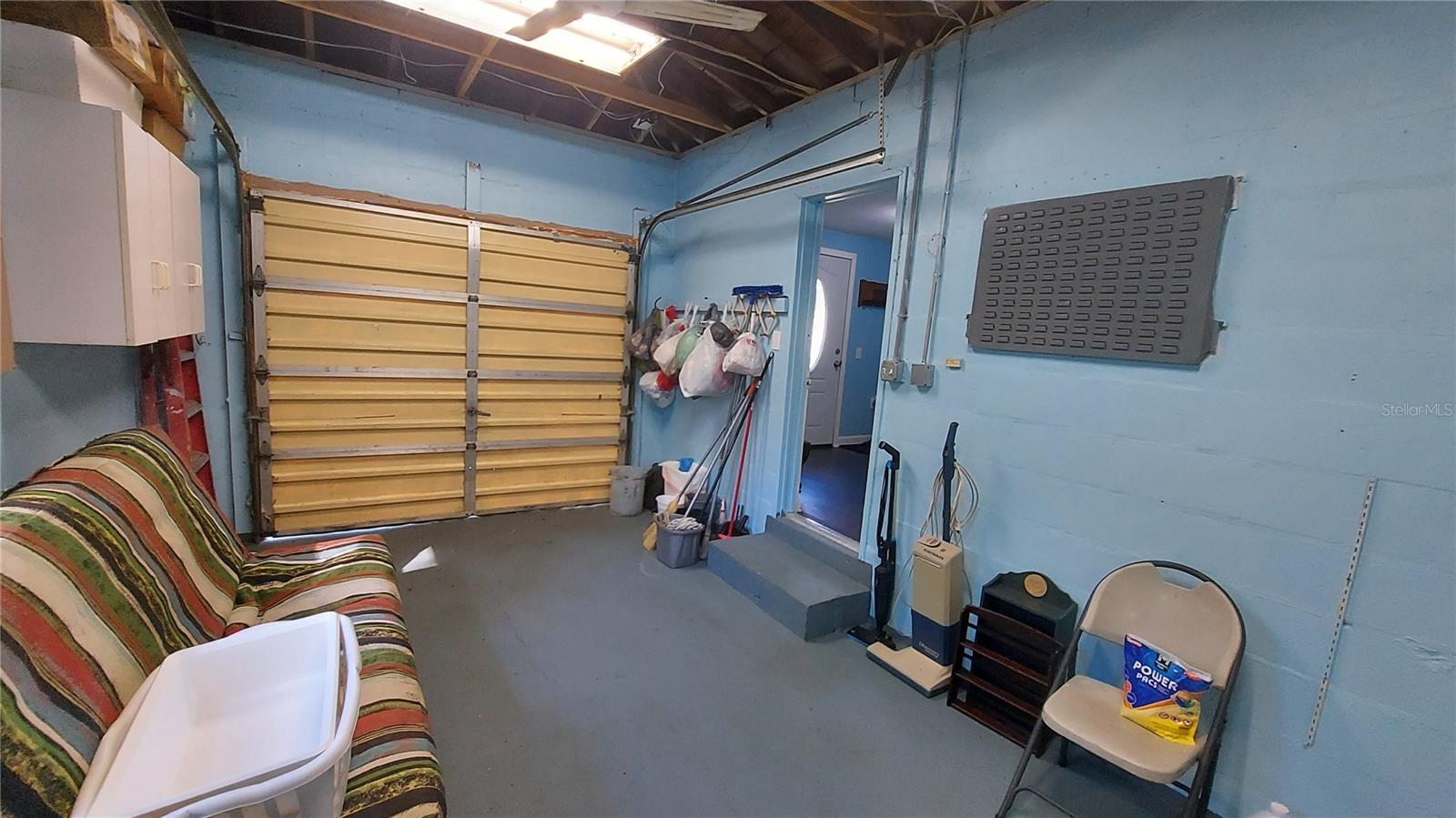 CREST LAKE SUB - Residential Lease