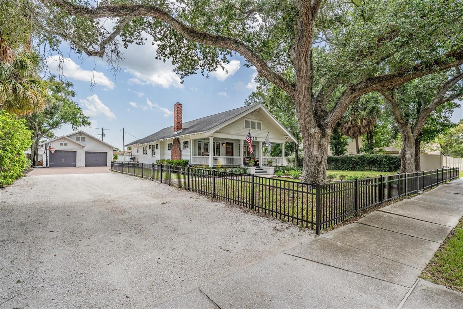 ELENOR PLACE LOT 3 LESS E 10 FT AND LOT 4 - Residential