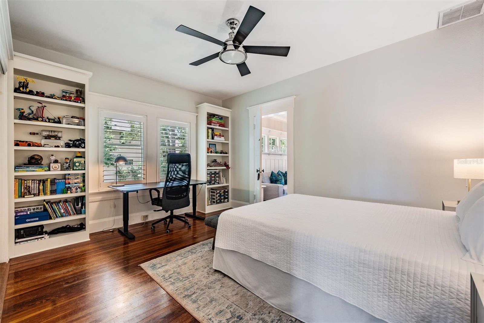 ELENOR PLACE LOT 3 LESS E 10 FT AND LOT 4 - Residential