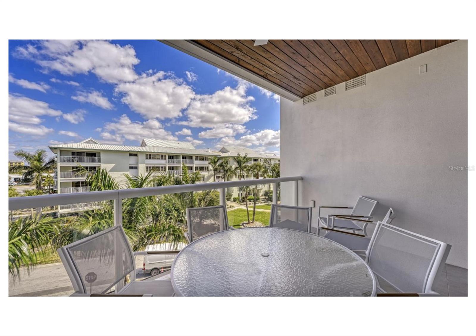 TEN35 SEASIDE - Residential