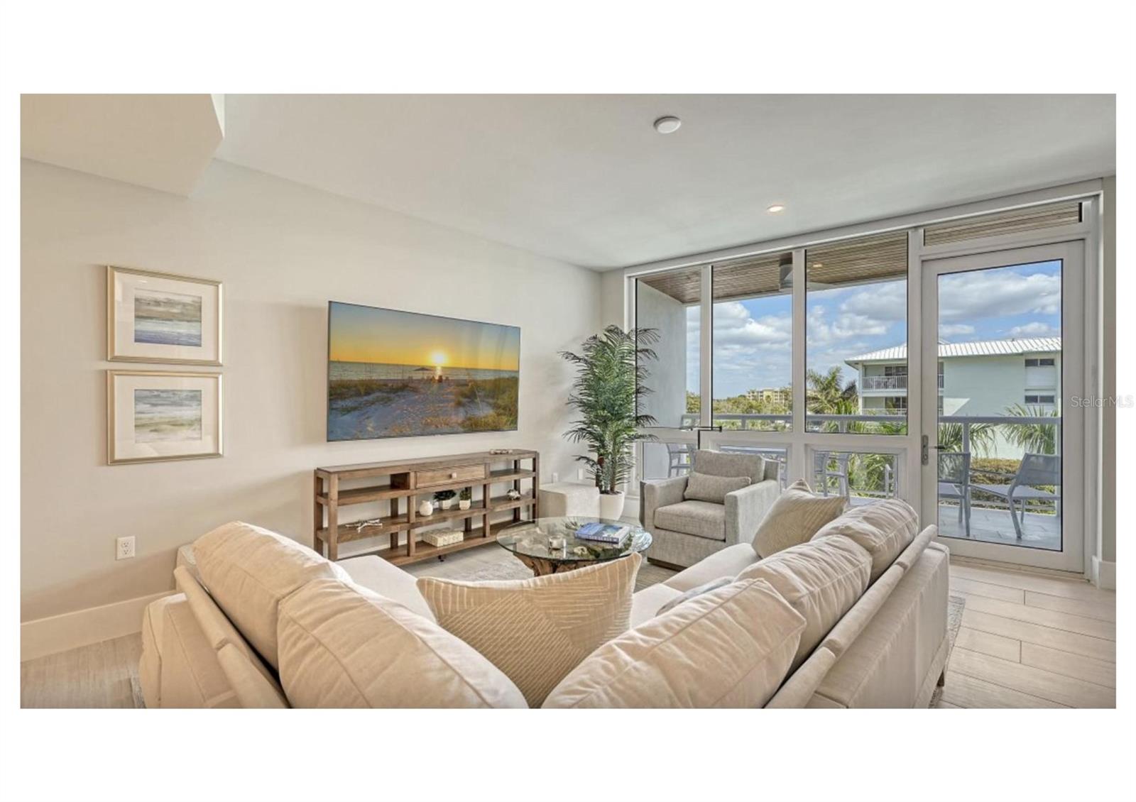 TEN35 SEASIDE - Residential