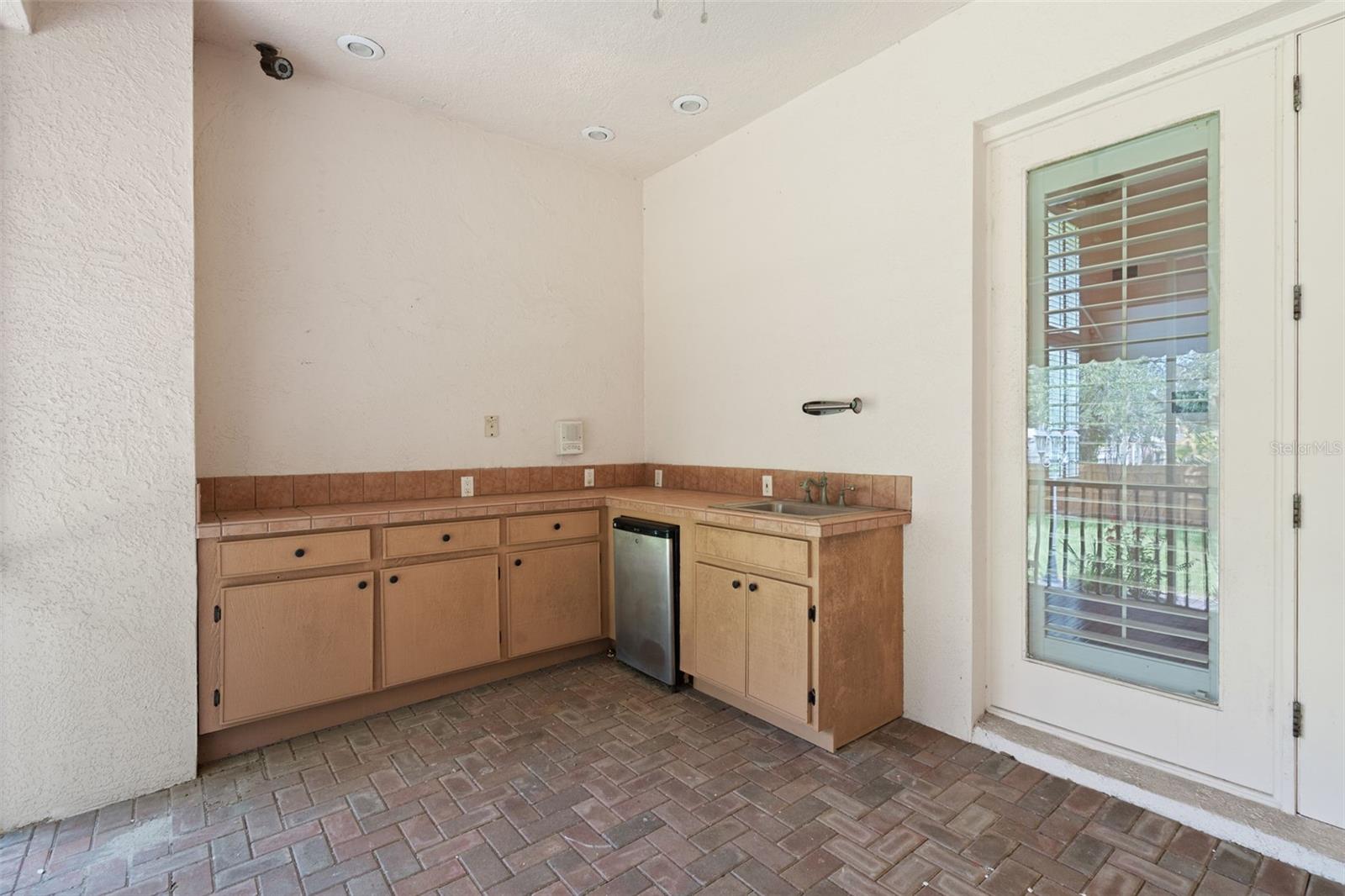 HENDERSON BEACH - Residential