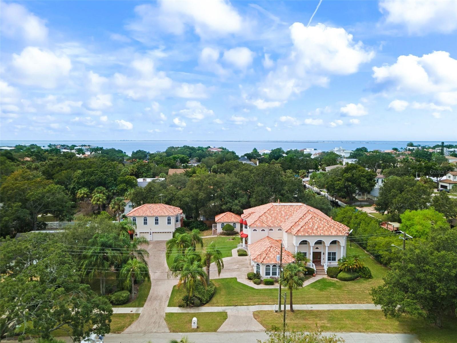 HENDERSON BEACH - Residential