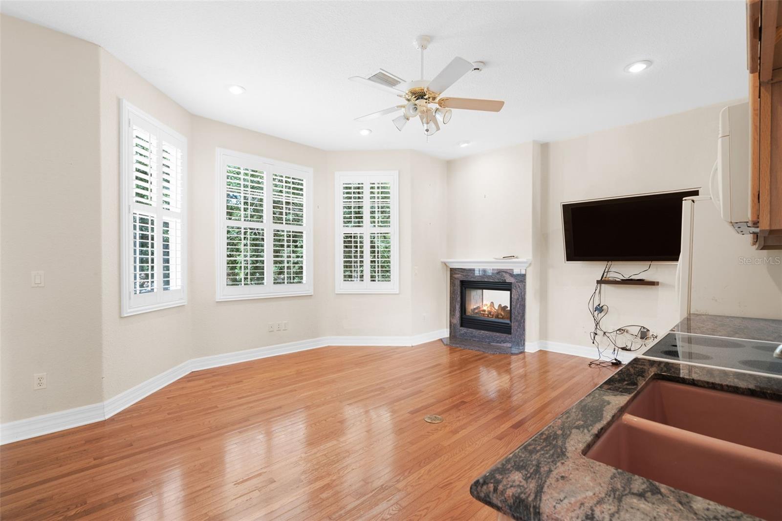 HENDERSON BEACH - Residential